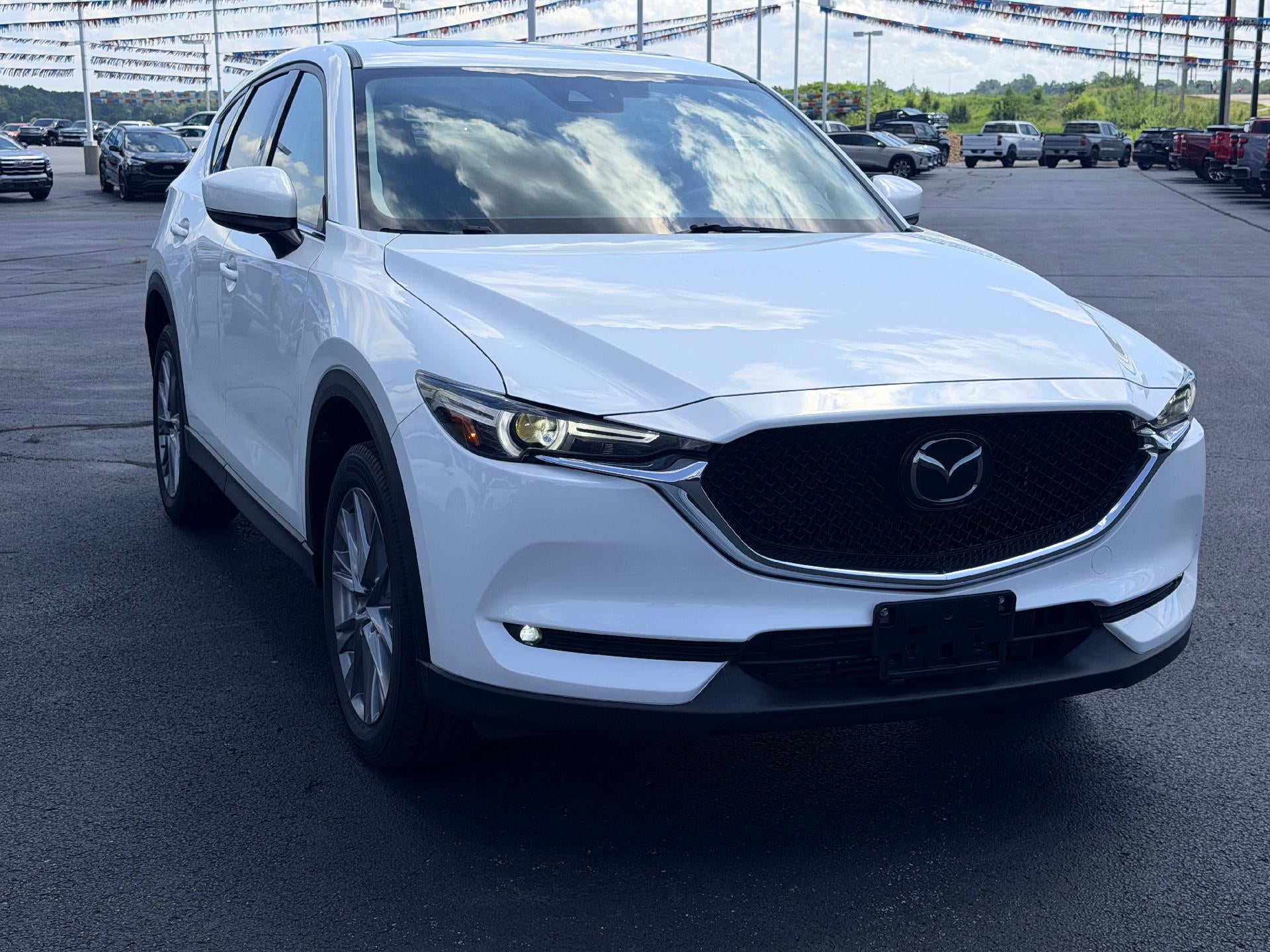 View vehicle photo 3
