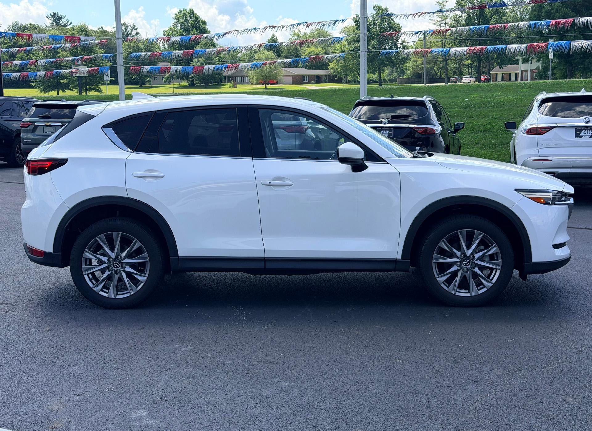 View vehicle photo 4