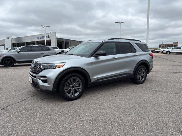  2022 Ford Explorer XLT AWD   