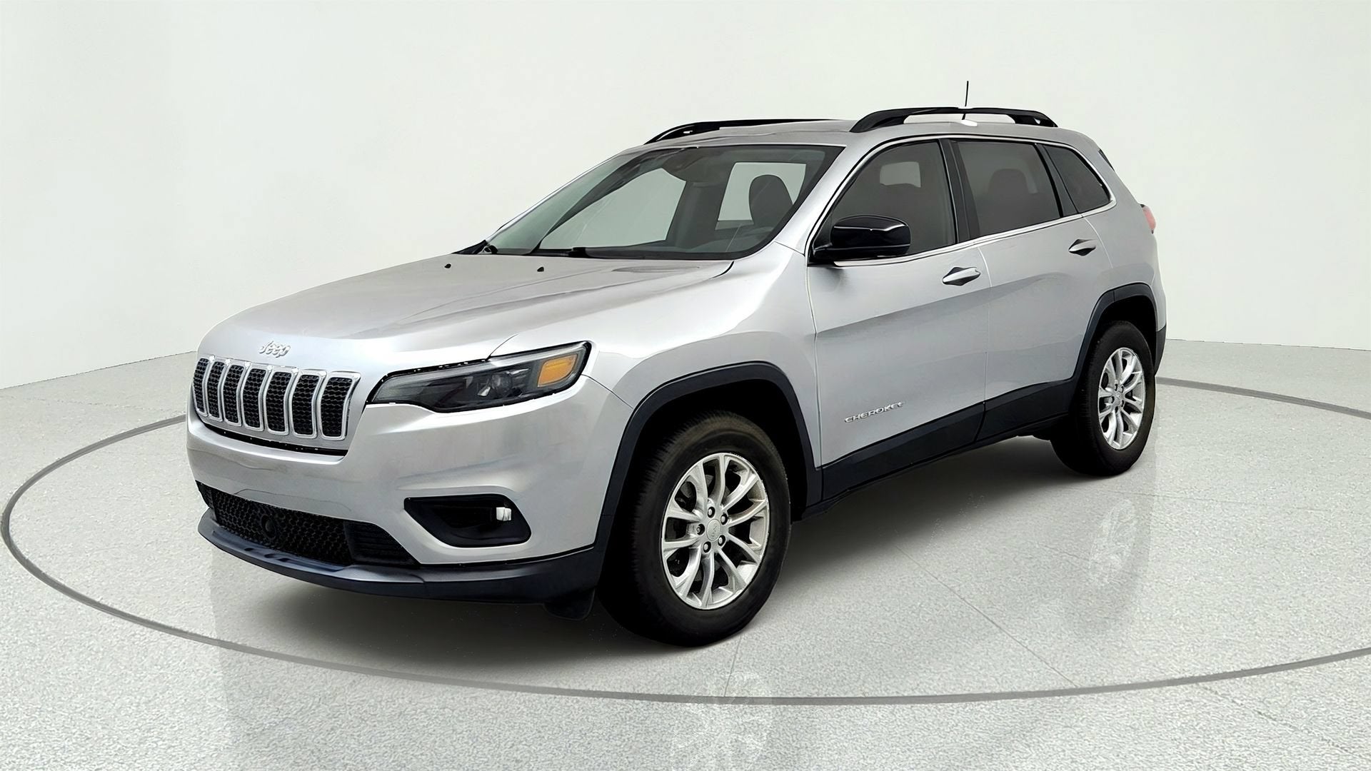 Silver 2022 Jeep Cherokee SUV / Crossover Four-Wheel Drive 9-Speed Automatic
