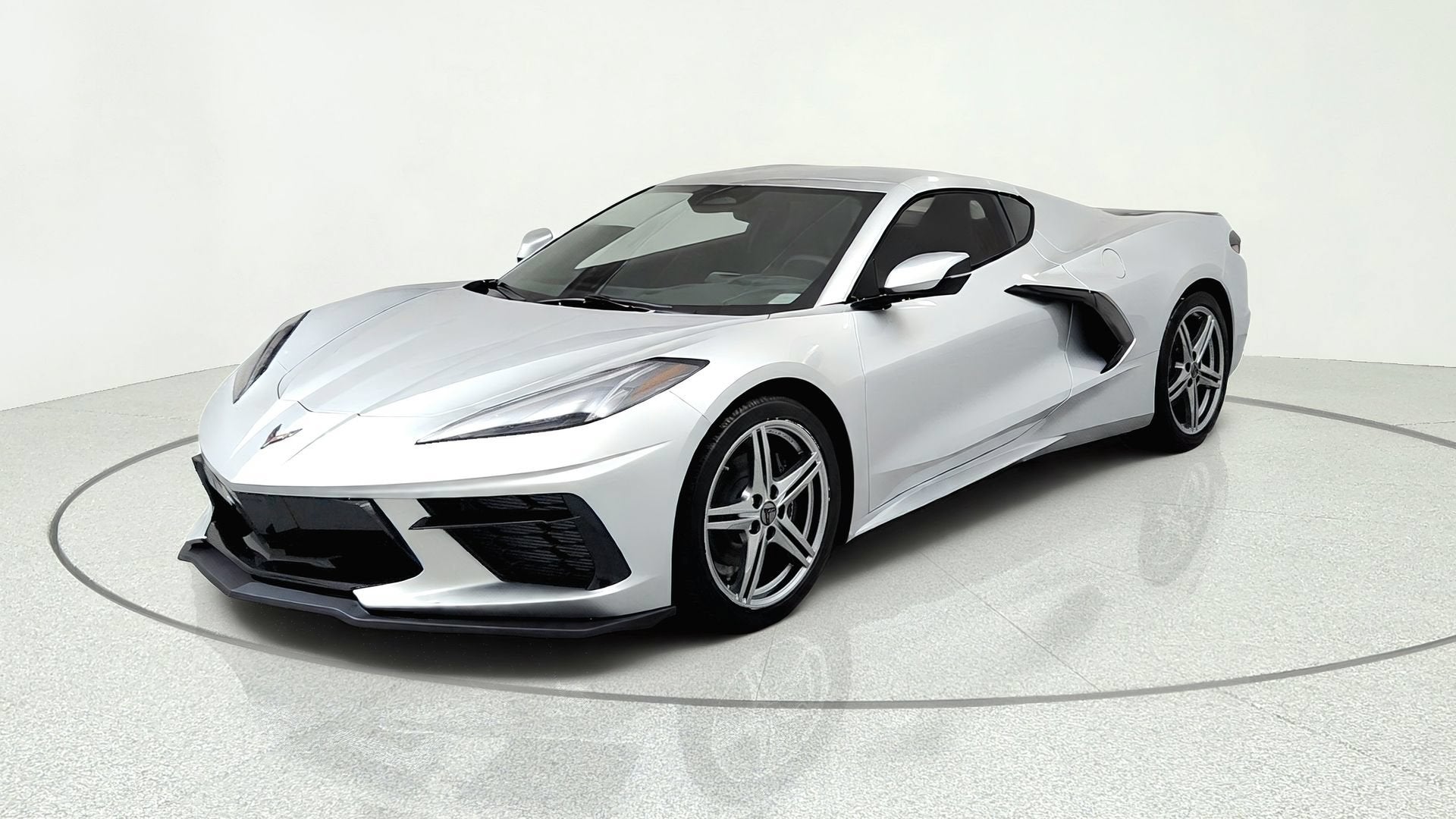 Blade Silver Metallic 2027 Chevrolet Corvette Coupe Rear-Wheel Drive Automatic