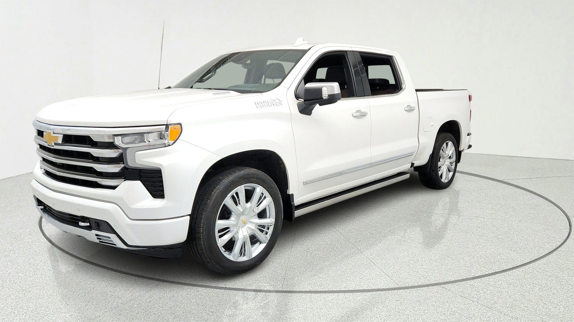 White (Iridescent Pearl Tricoat) 2023 Chevrolet Silverado 1500 High Country Crew Cab 4WD Pickup Truck Four-Wheel Drive Automatic