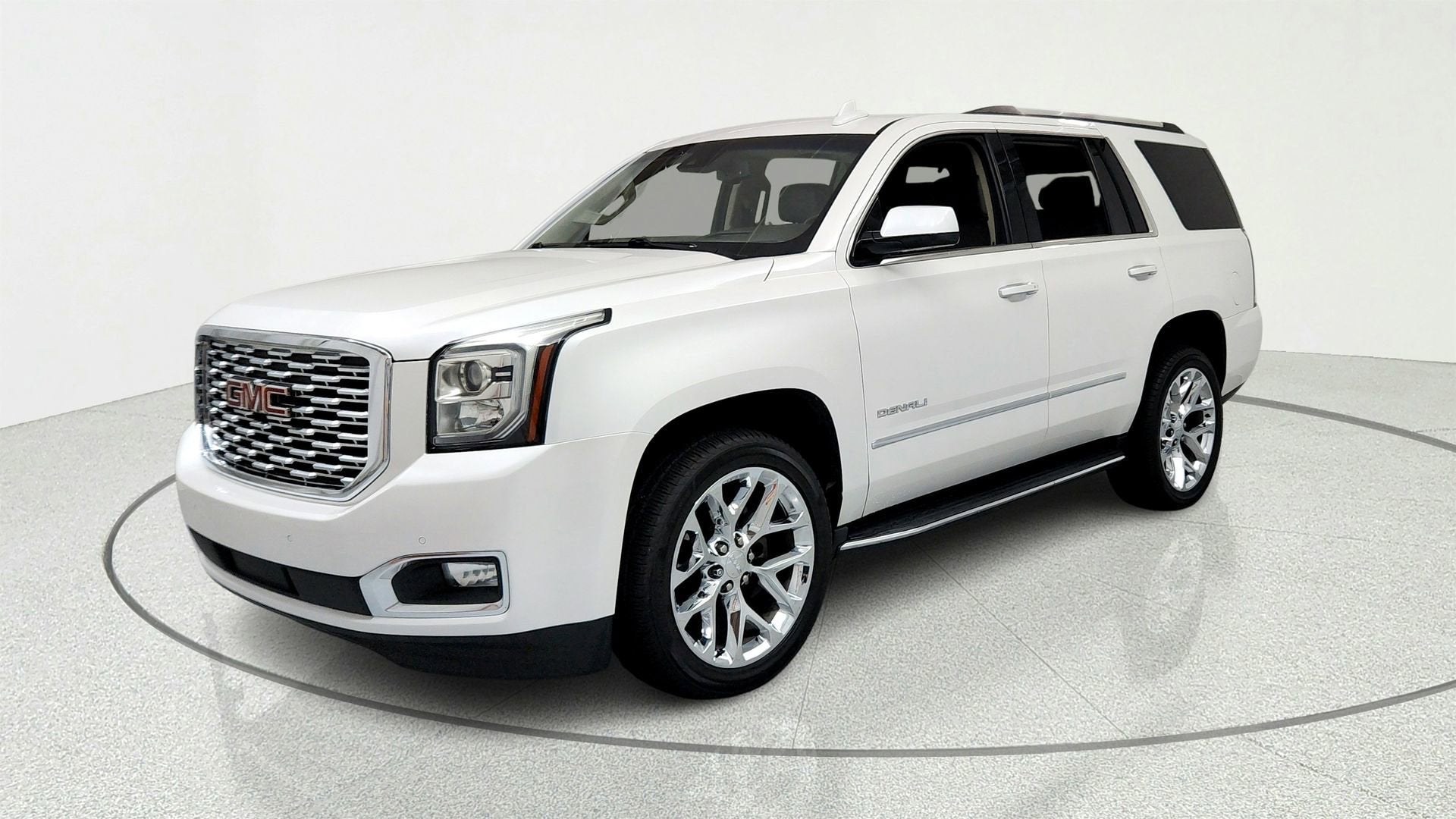 White Frost Tricoat 2018 GMC Yukon SUV / Crossover Four-Wheel Drive Automatic