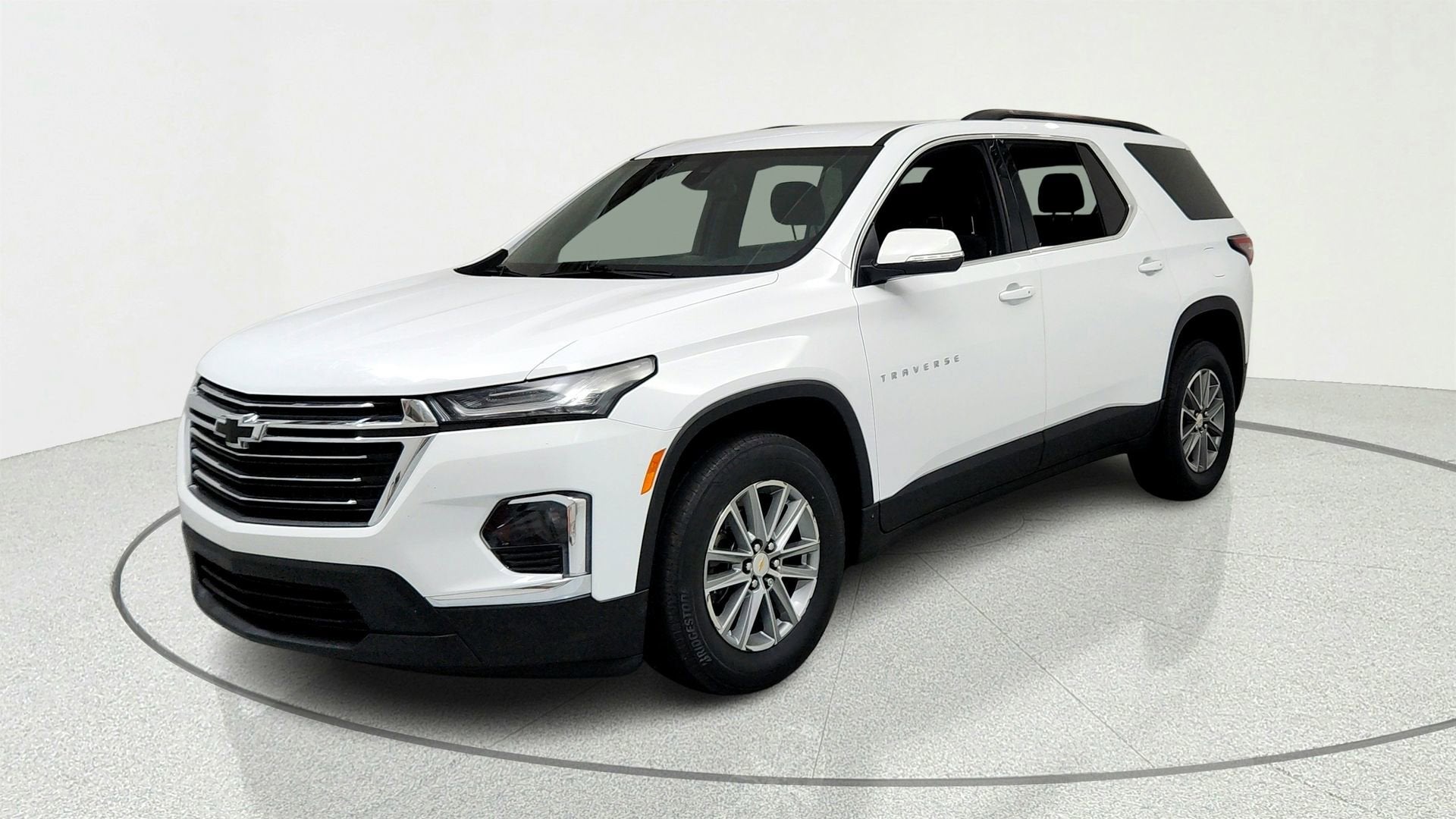 Summit White 2023 Chevrolet Traverse SUV / Crossover Front-Wheel Drive Automatic