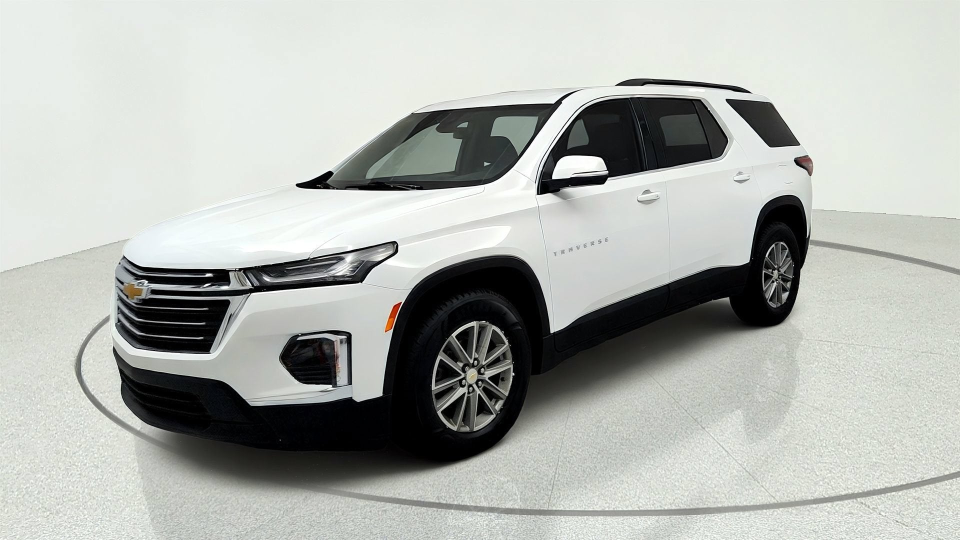 Summit White 2023 Chevrolet Traverse SUV / Crossover Front-Wheel Drive Automatic