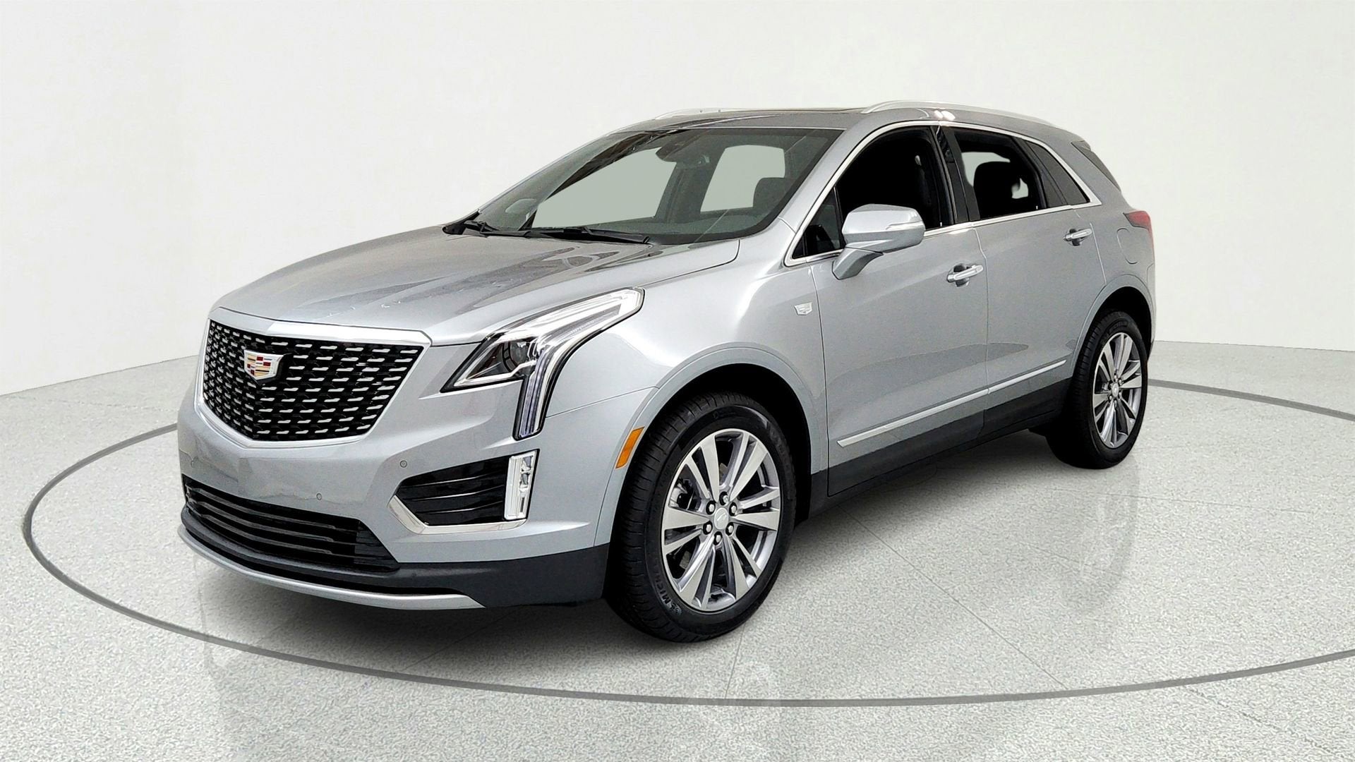 Argent Silver Metallic 2025 Cadillac XT5 Premium Luxury FWD SUV / Crossover Front-Wheel Drive Automatic