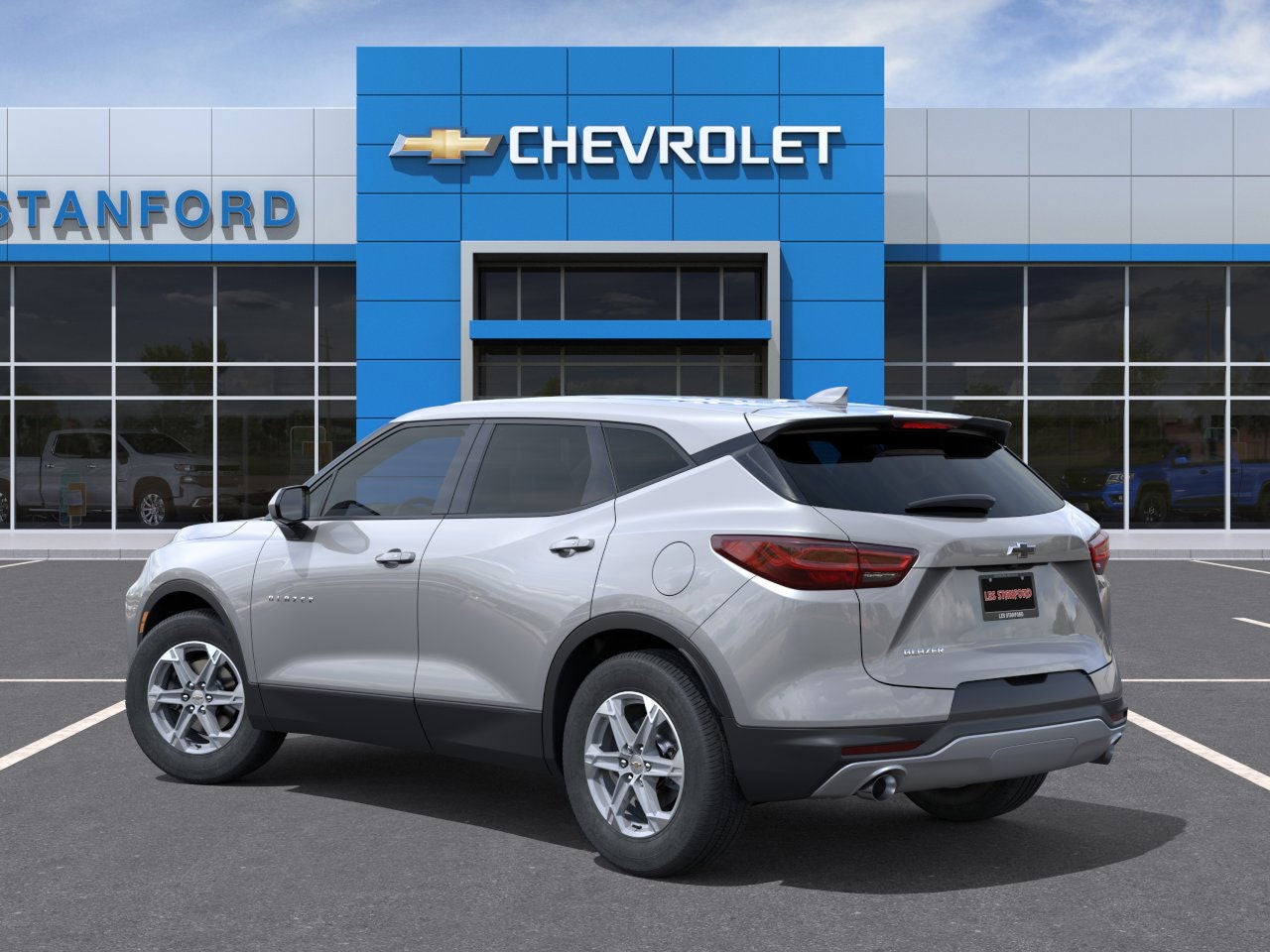 View vehicle photo 3