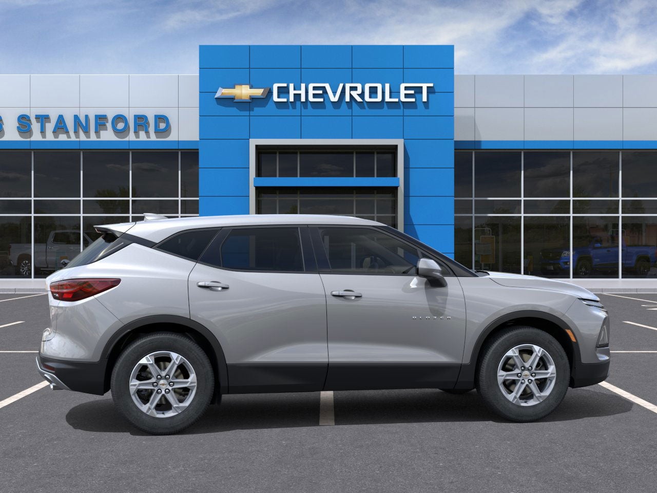 View vehicle photo 5