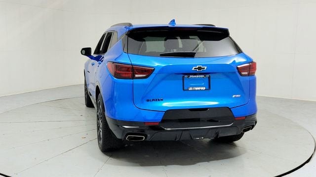 View vehicle photo 4