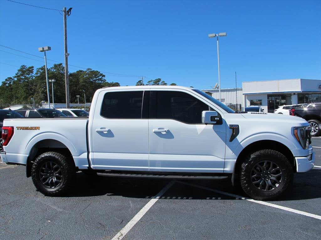 2022 Ford F-150 XL Crew Cab Pickup Slide 1