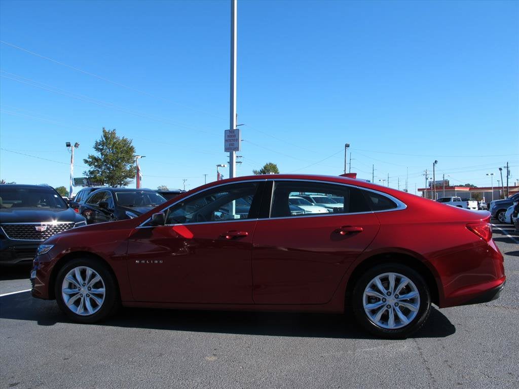 2025 Chevrolet Malibu 1LT 4dr Car Slide 5