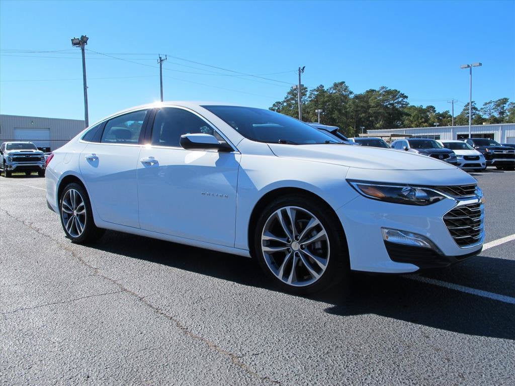2025 Chevrolet Malibu 1LT 4dr Car Slide