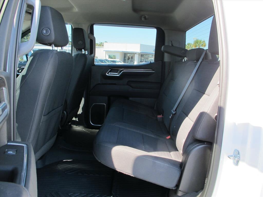 2023 Chevrolet Silverado 1500 RST Crew Cab Pickup Slide 15