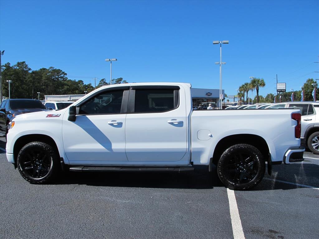 2023 Chevrolet Silverado 1500 RST Crew Cab Pickup Slide 5