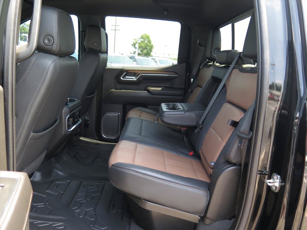 2023 Chevrolet Silverado 1500 HIGH COUNTRY Crew Cab Pickup Slide 15