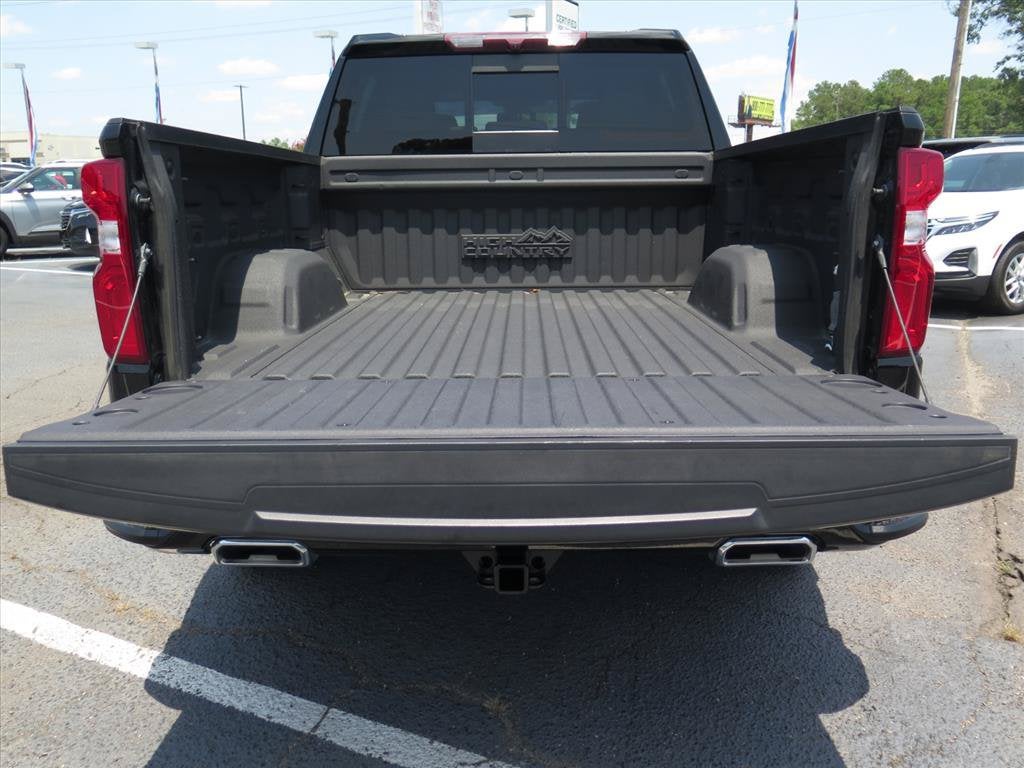 2023 Chevrolet Silverado 1500 HIGH COUNTRY Crew Cab Pickup Slide 16