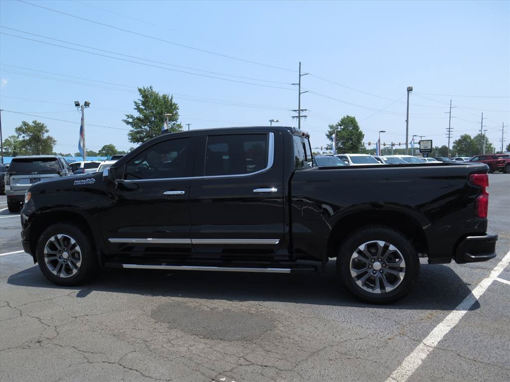 2023 Chevrolet Silverado 1500 HIGH COUNTRY Crew Cab Pickup Slide 5