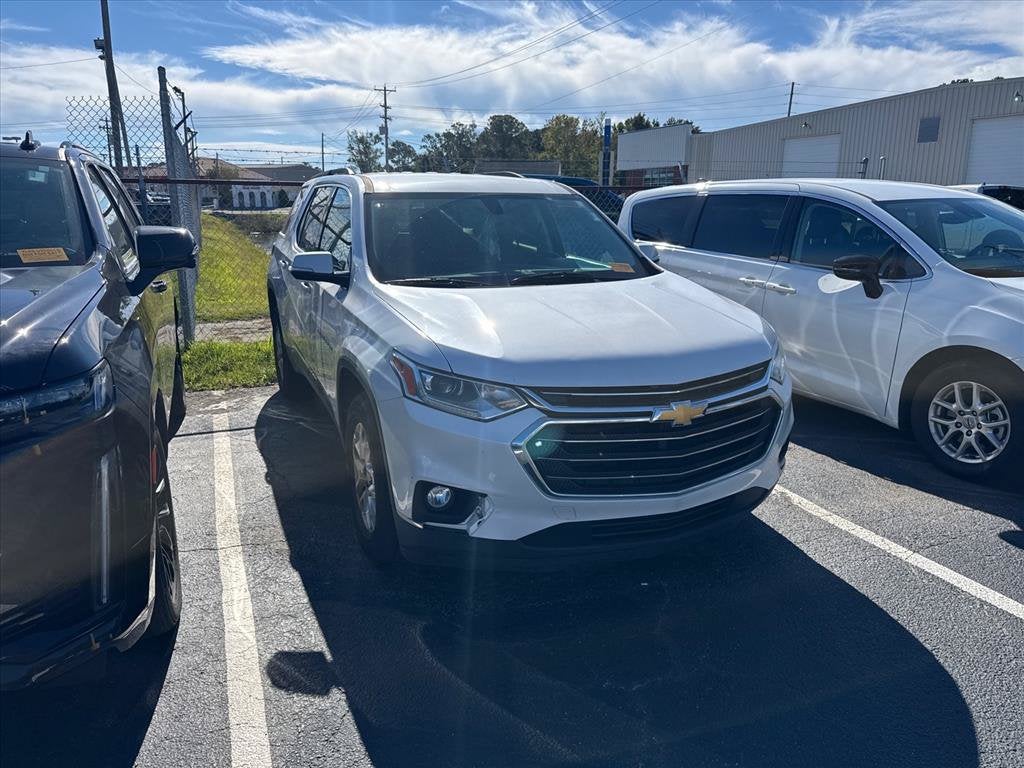 2019 Chevrolet Traverse LT CLOTH SUV Slide 0