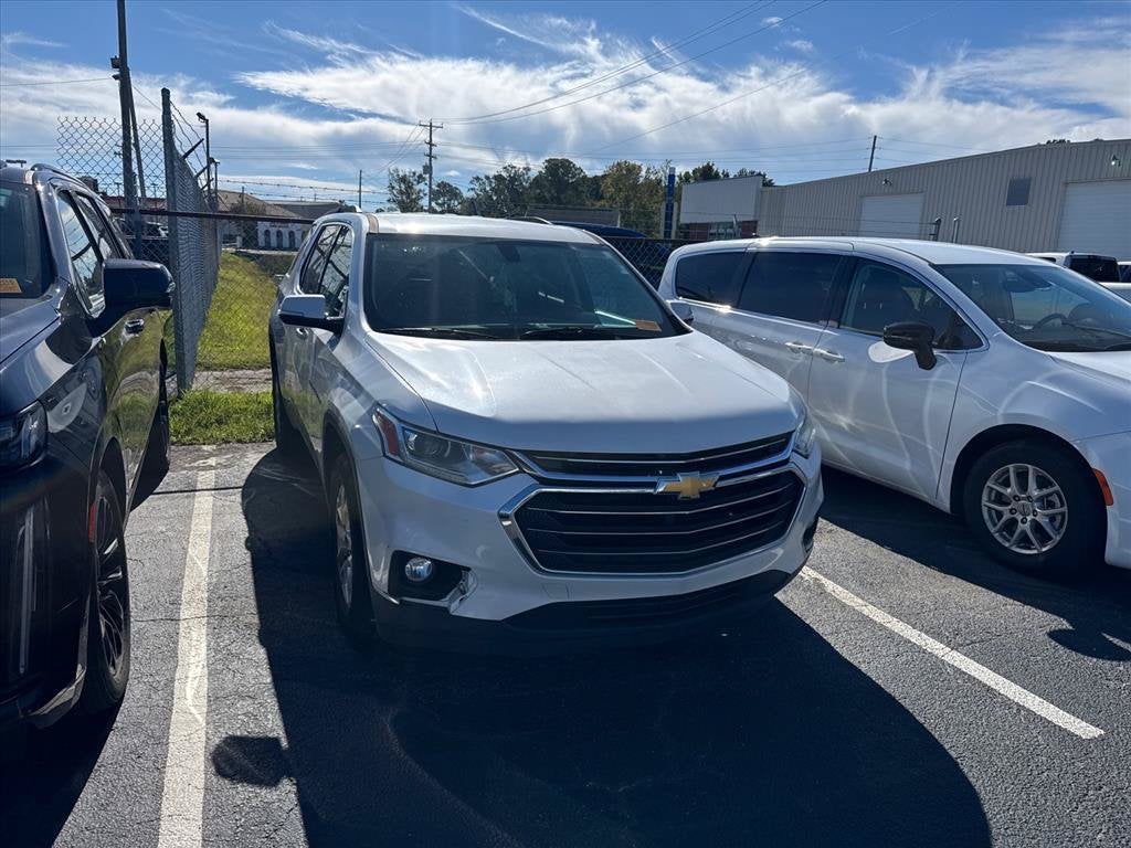 2019 Chevrolet Traverse LT CLOTH SUV Slide 1