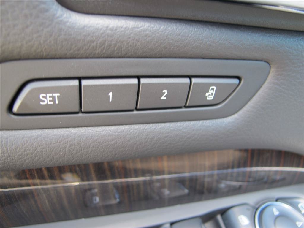 2024 Cadillac XT4 PREMIUM LUXURY SUV Slide 10