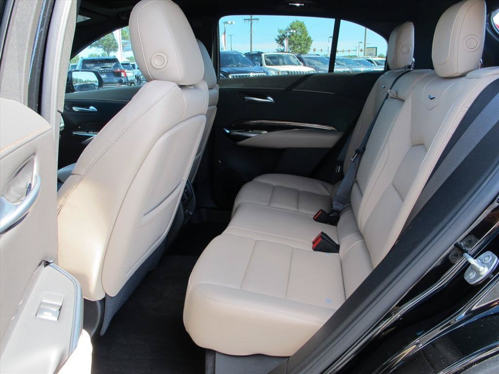 2024 Cadillac XT4 PREMIUM LUXURY SUV Slide 23