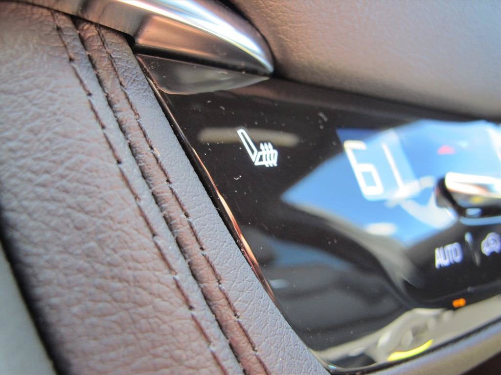 2025 Cadillac XT5 LUXURY SUV Slide 14