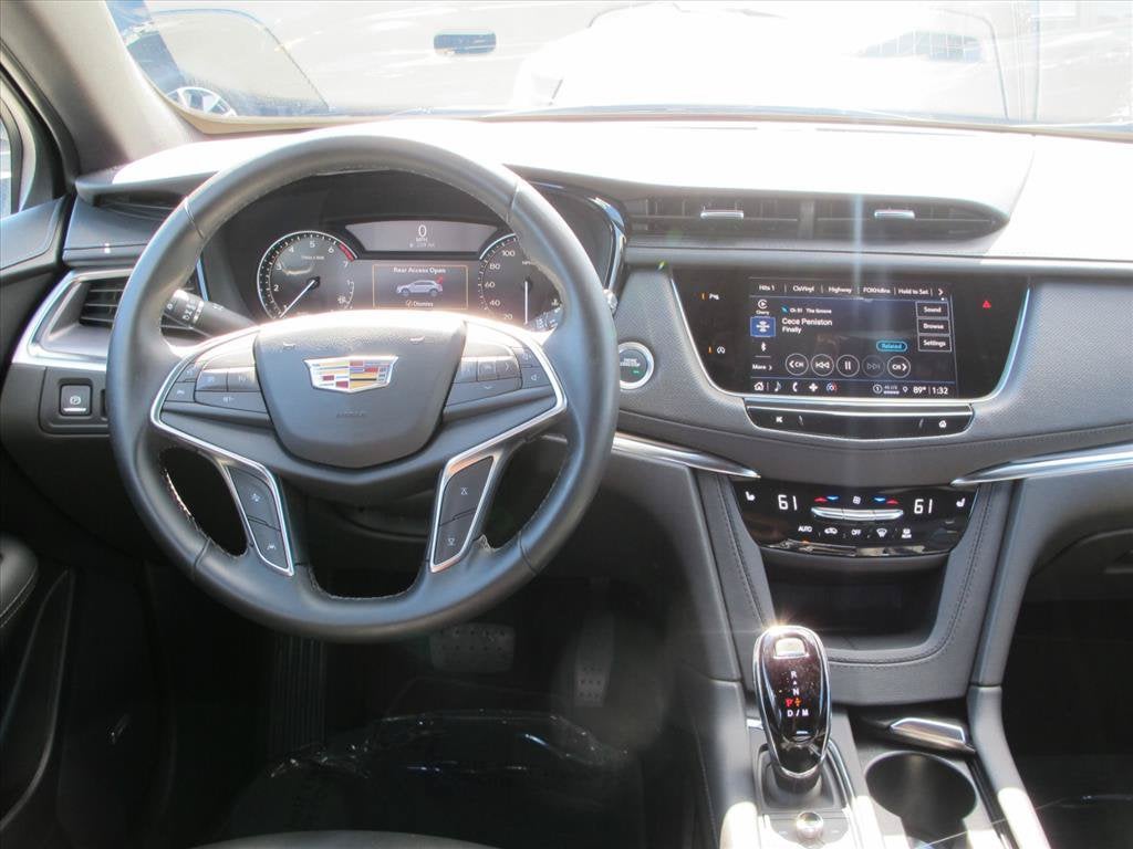 2025 Cadillac XT5 LUXURY SUV Slide 21