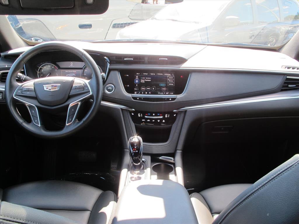 2025 Cadillac XT5 LUXURY SUV Slide 22