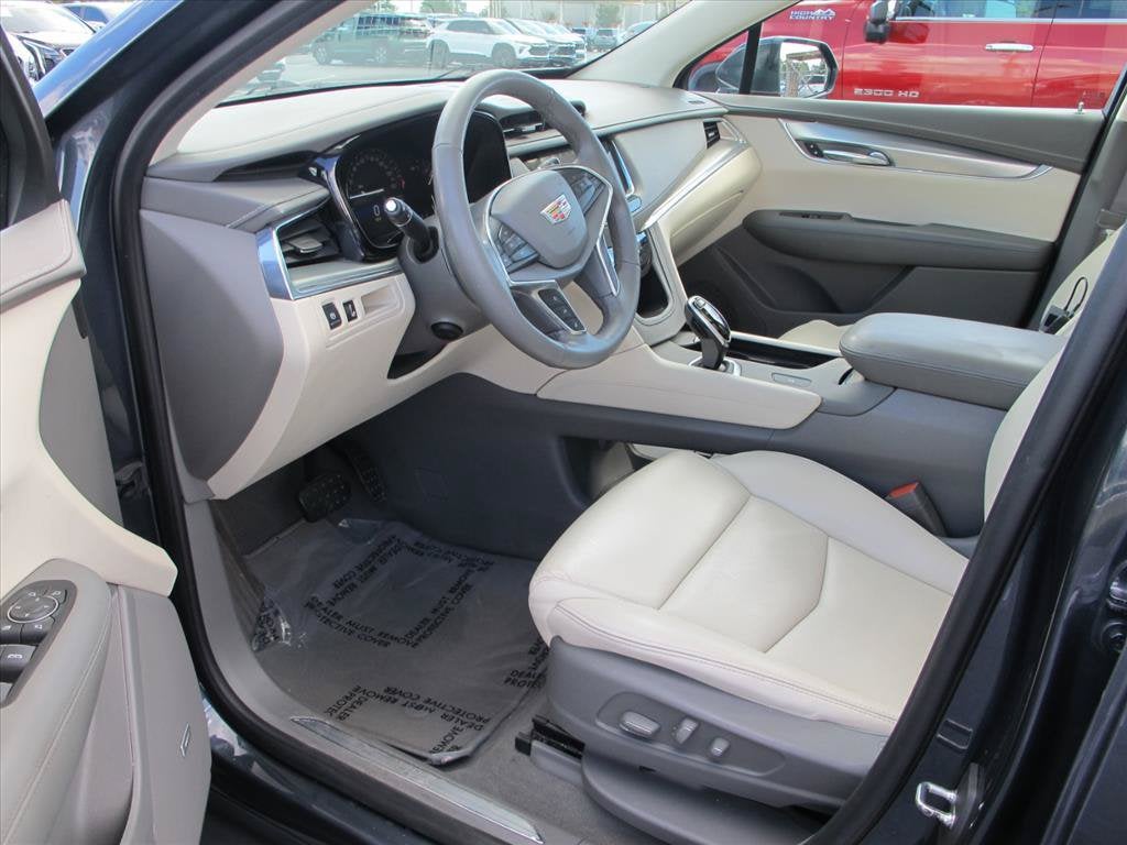 2019 Cadillac XT5 LUXURY FWD SUV Slide 9