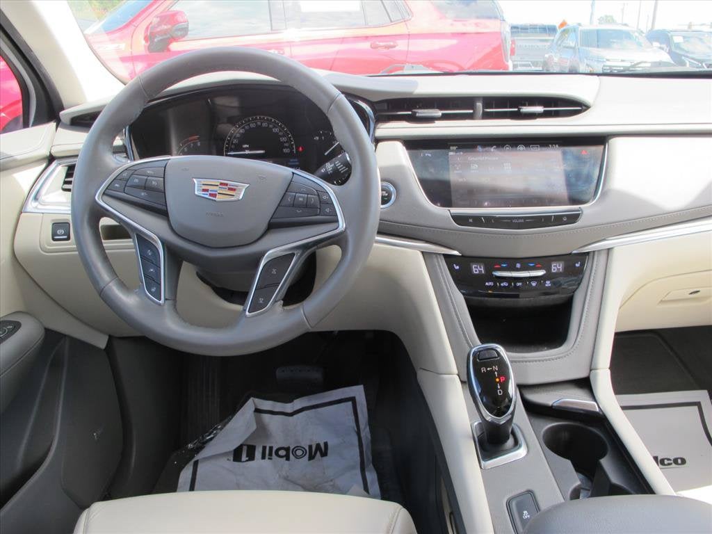 2019 Cadillac XT5 LUXURY FWD SUV Slide 20