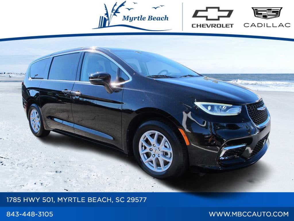 2024 Chrysler Pacifica TOURING L Minivan Slide