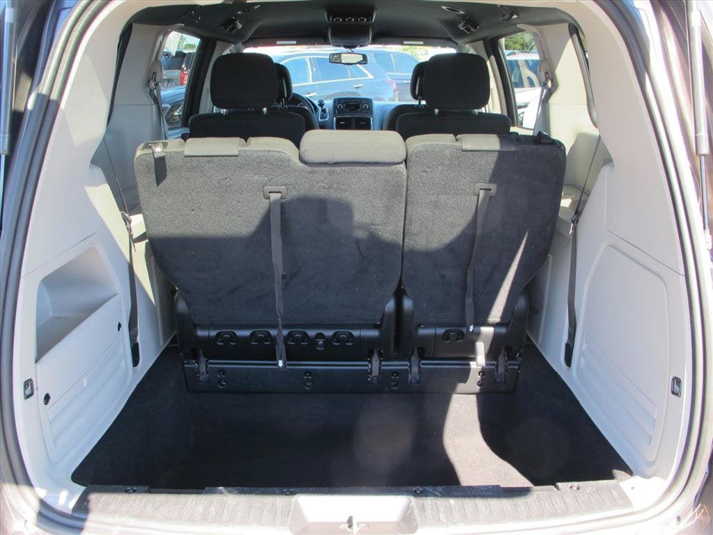 2017 Dodge Grand Caravan SE PLUS Minivan Slide 16