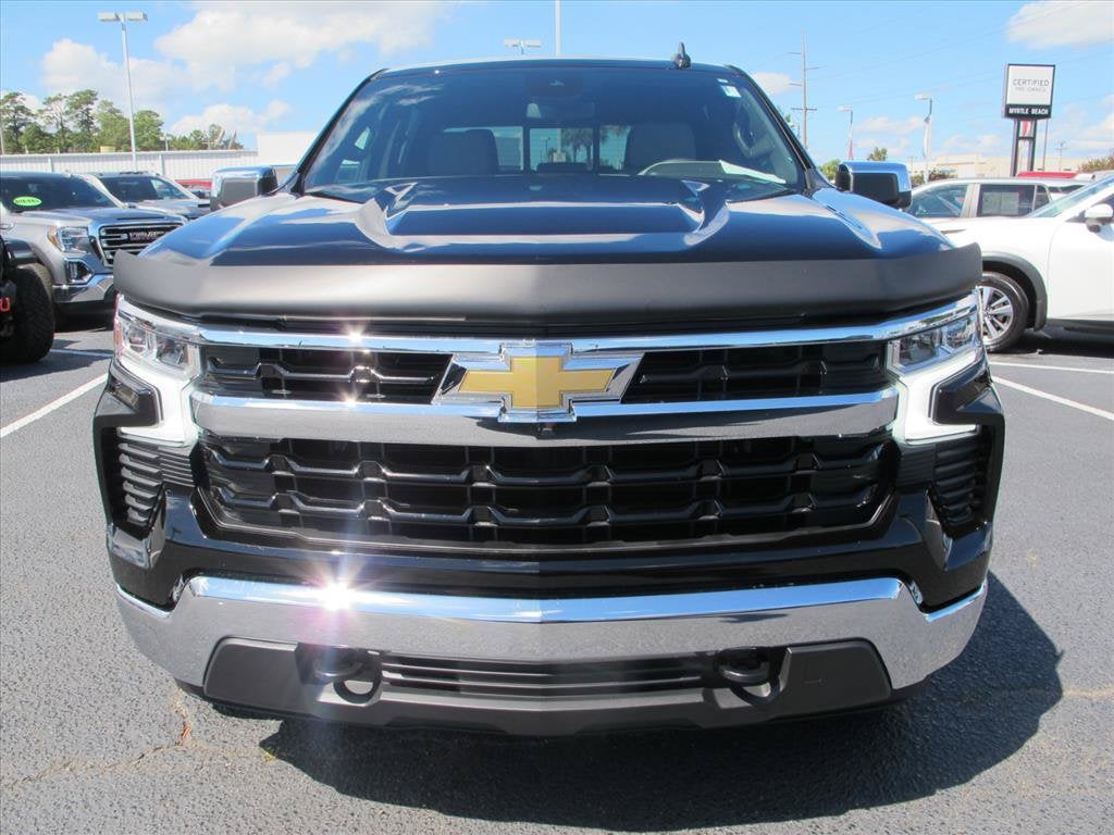 2026 Chevrolet Silverado 1500 LT Crew Cab Pickup Slide 8