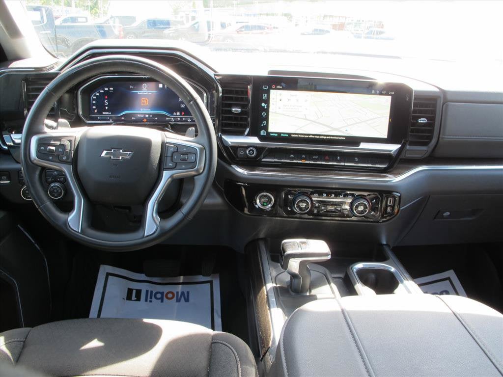 2023 Chevrolet Silverado 1500 LT TRAIL BOSS Crew Cab Pickup Slide 14