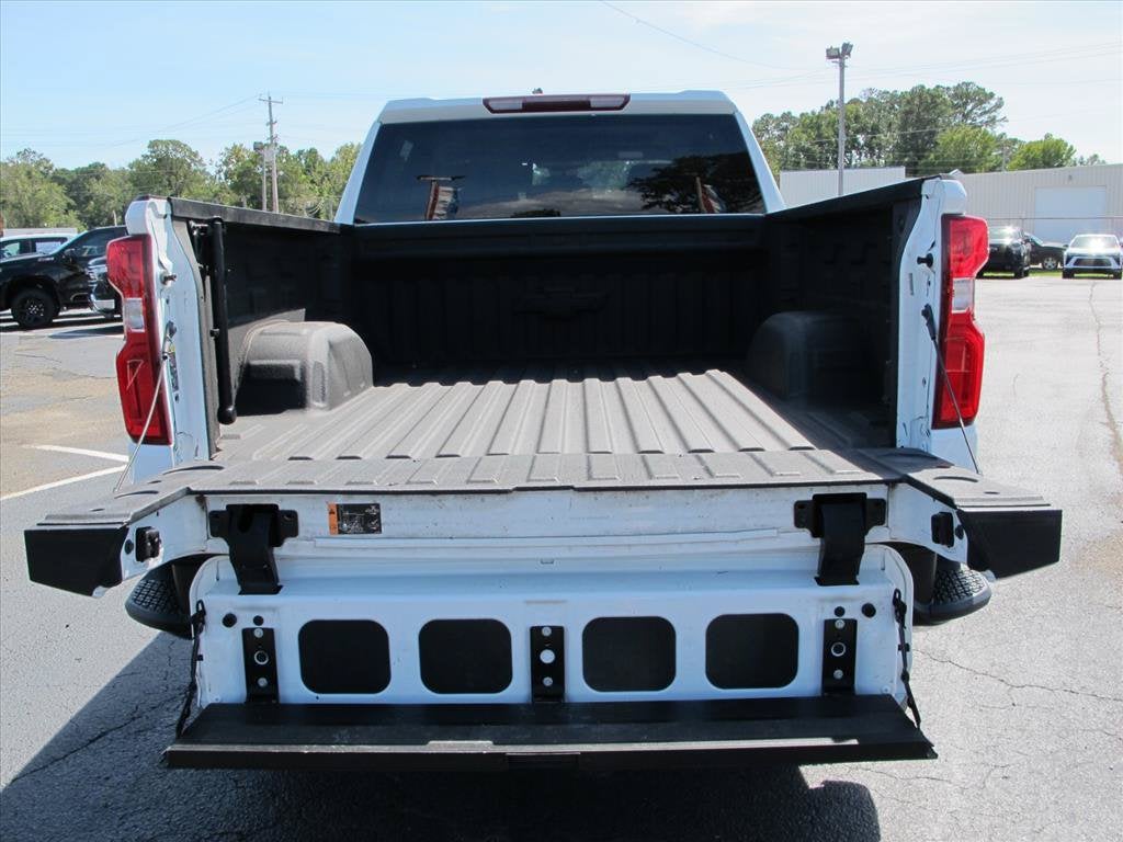 2023 Chevrolet Silverado 1500 LT TRAIL BOSS Crew Cab Pickup Slide 16