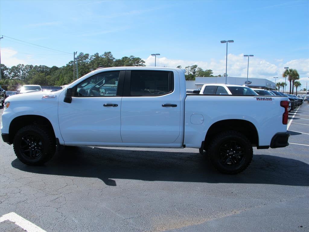2023 Chevrolet Silverado 1500 LT TRAIL BOSS Crew Cab Pickup Slide 5