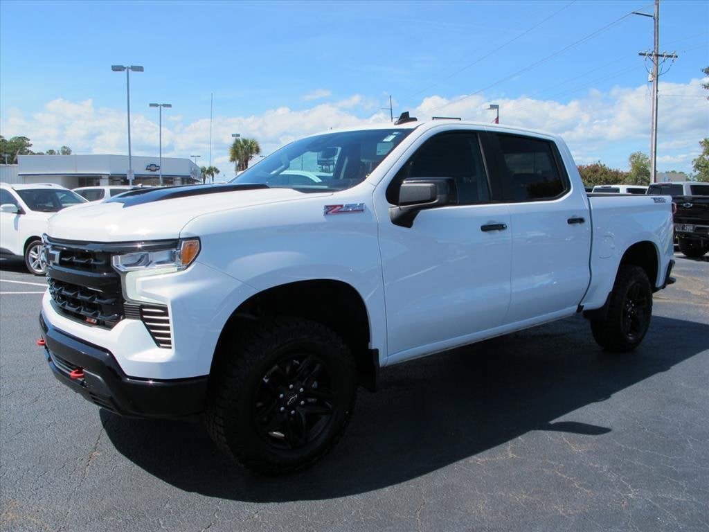 2023 Chevrolet Silverado 1500 LT TRAIL BOSS Crew Cab Pickup Slide 7