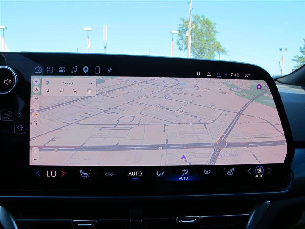 2024 Chevrolet Equinox EV 2LT SUV Slide 9