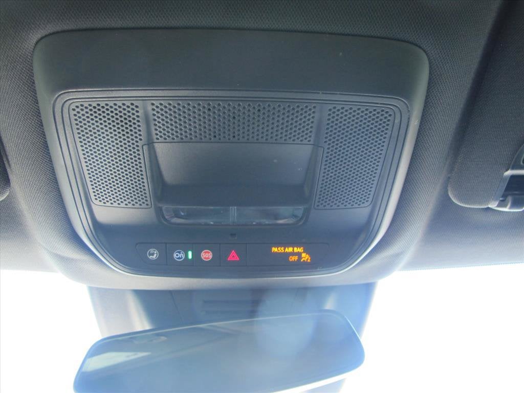 2024 Chevrolet Equinox EV 2LT SUV Slide 13