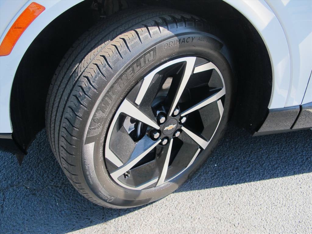 2024 Chevrolet Equinox EV 2LT SUV Slide 17