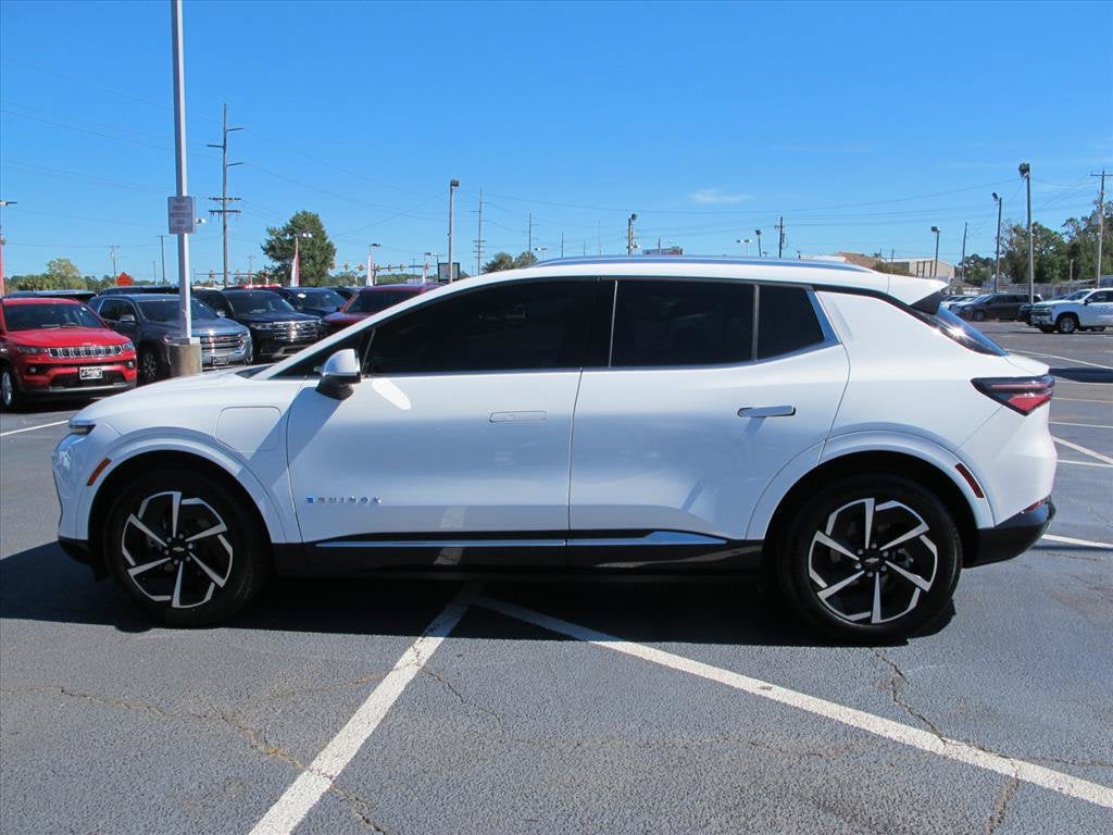 2024 Chevrolet Equinox EV 2LT SUV Slide 5
