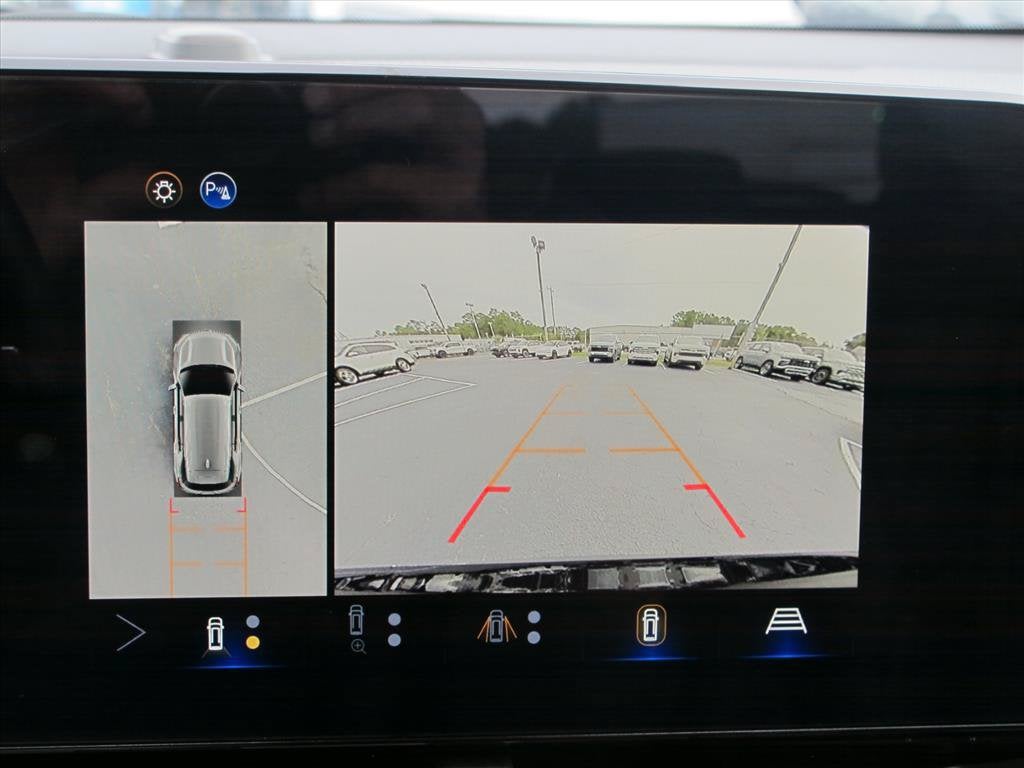 2025 Chevrolet Equinox LT SUV Slide 11