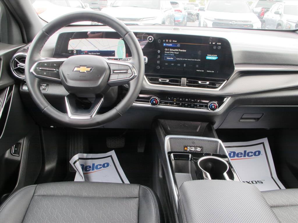 2025 Chevrolet Equinox LT SUV Slide 14