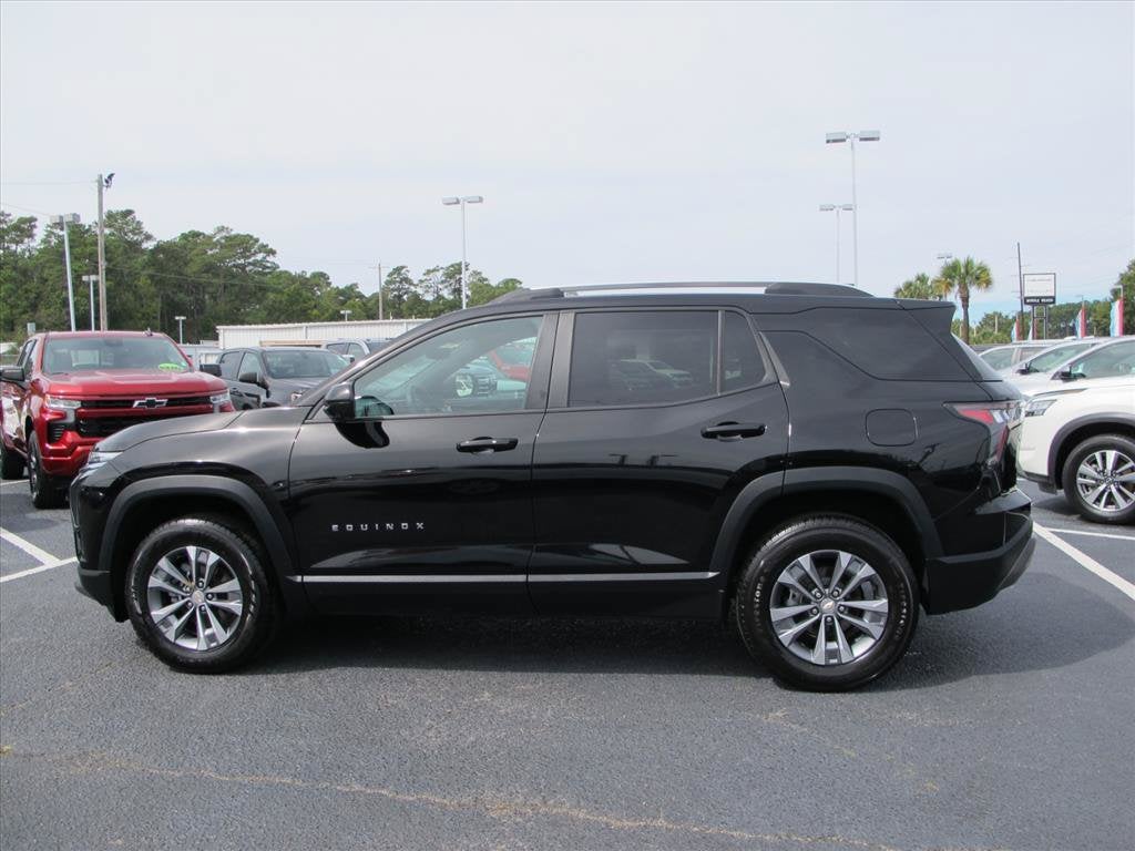 2025 Chevrolet Equinox LT SUV Slide 5