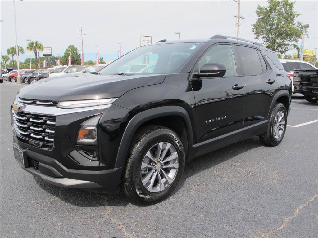 2025 Chevrolet Equinox LT SUV Slide 7