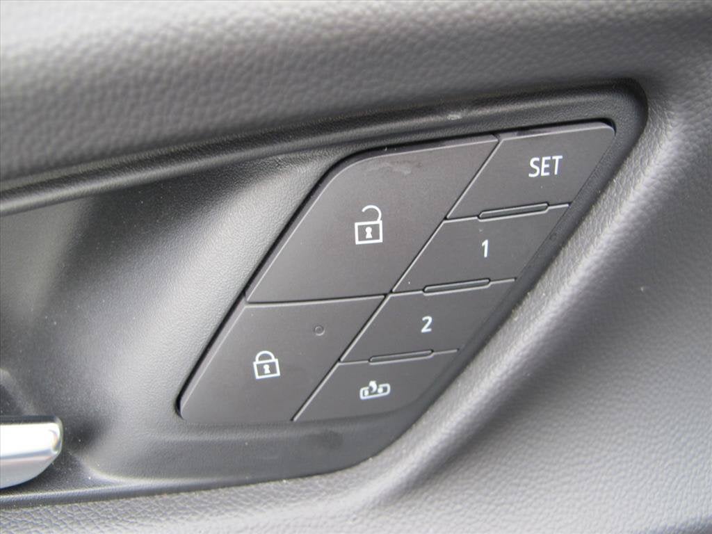 2026 Chevrolet Equinox RS SUV Slide 9