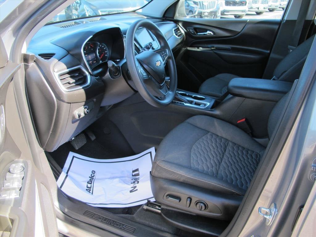 2019 Chevrolet Equinox LT SUV Slide 9