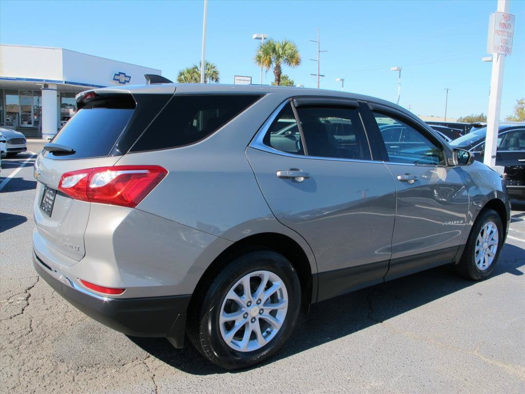 2019 Chevrolet Equinox LT SUV Slide 2