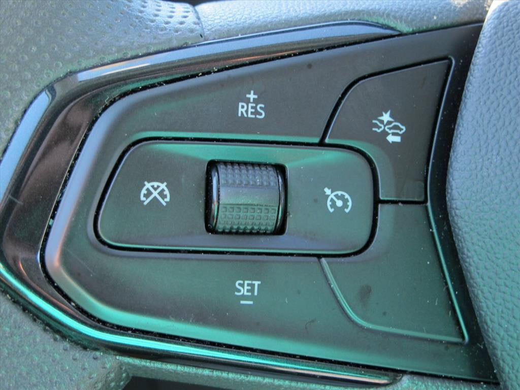 2025 Chevrolet Trax LT SUV Slide 13