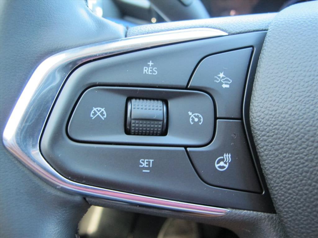 2025 Chevrolet Trax LT SUV Slide 12